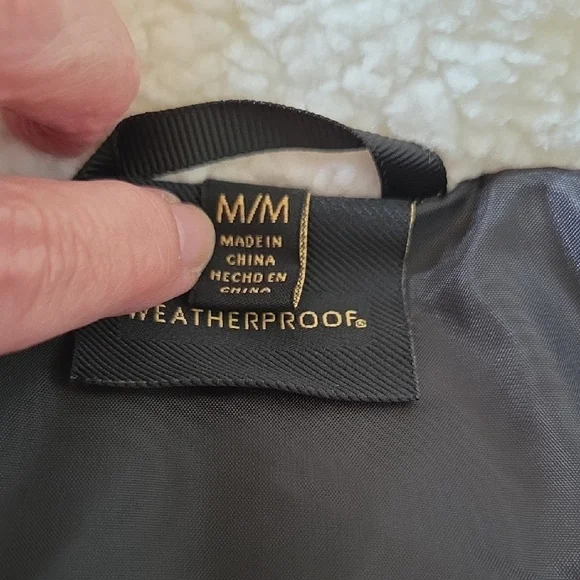 Weatherproof White and Black Sherpa Vest - Picture 4 of 13